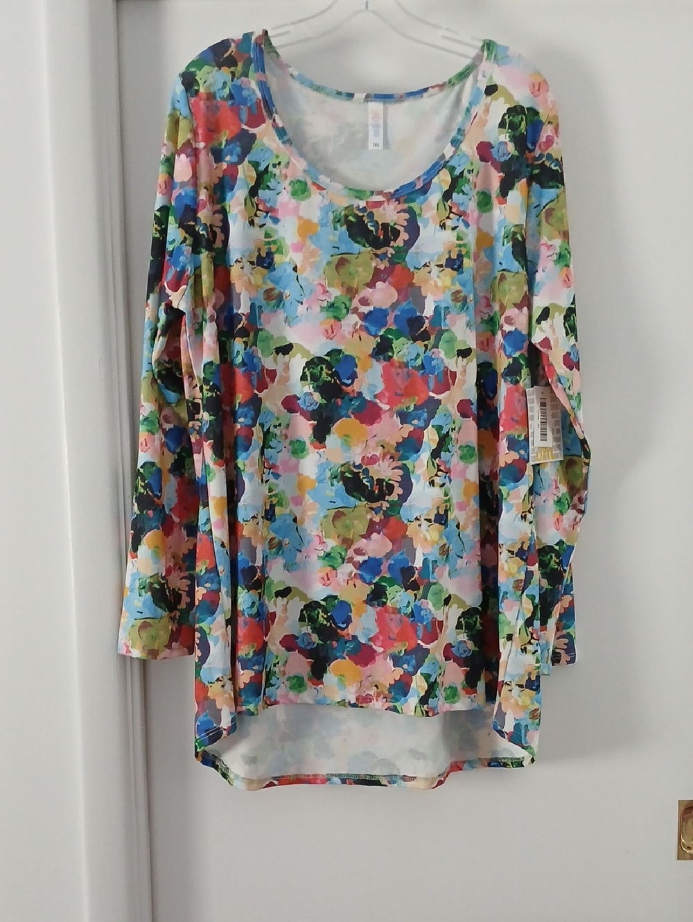 LuLaRoe Multi-Color Floral Scoop Neck Lynnae Long Sleeve Top